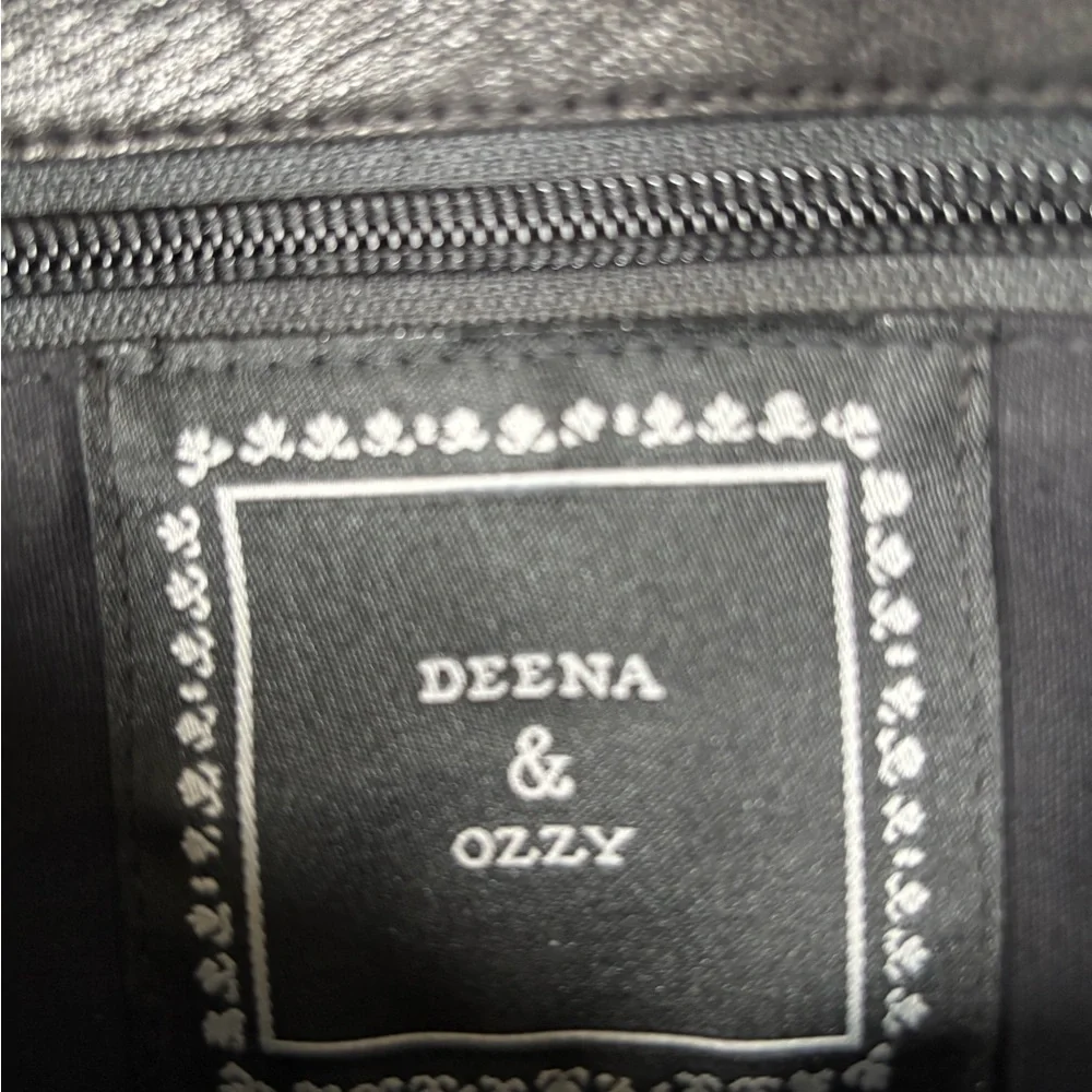 Deena & Ozzy Black Textured 100% Soft Goat Leather Foldover Clutch w/Wrist Strap - Picture 5 of 9